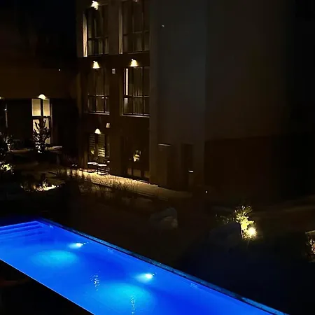 Luxury With Pool Apartment
